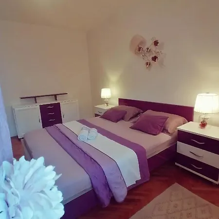 Niki Hvar Apartman *
