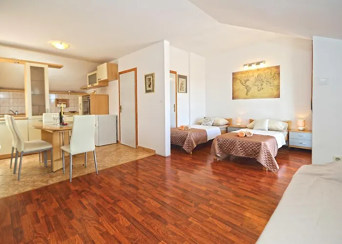 Niki Hvar * Hvar Town