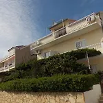 Niki Hvar