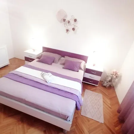 Niki Hvar Apartment