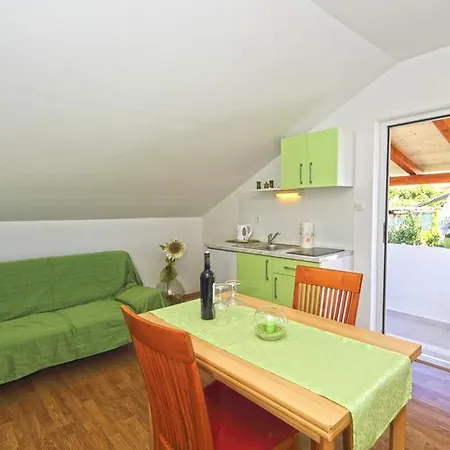 Apartment Niki Hvar