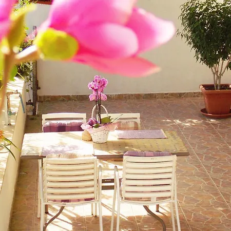 Apartment Niki Hvar *